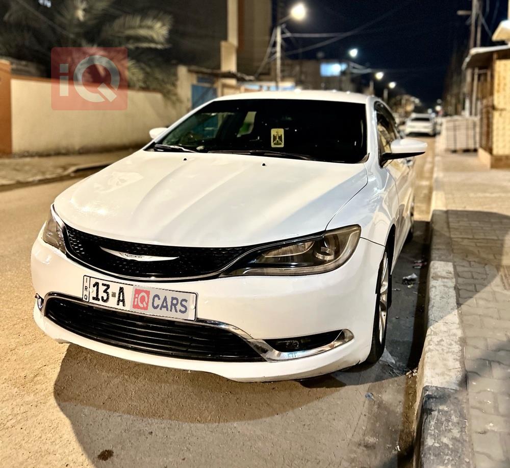 Chrysler 200